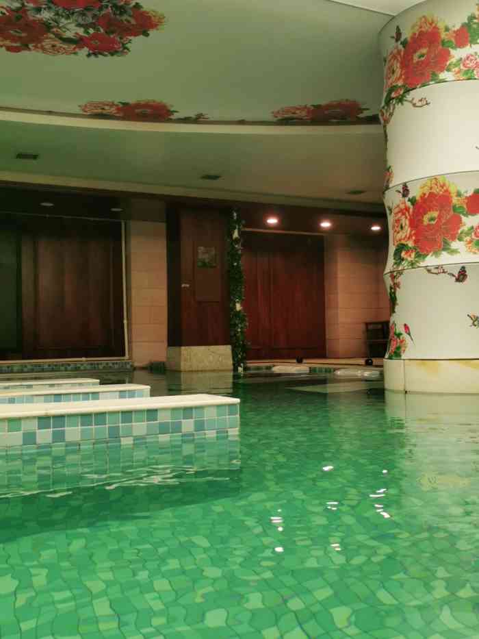 御都水汇-"汗蒸和洗澡文化在东北已经是一个必选的项目.