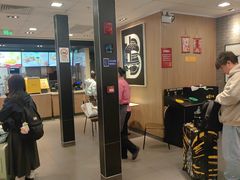 -麦当劳(上海虹桥站30B检票口楼上)