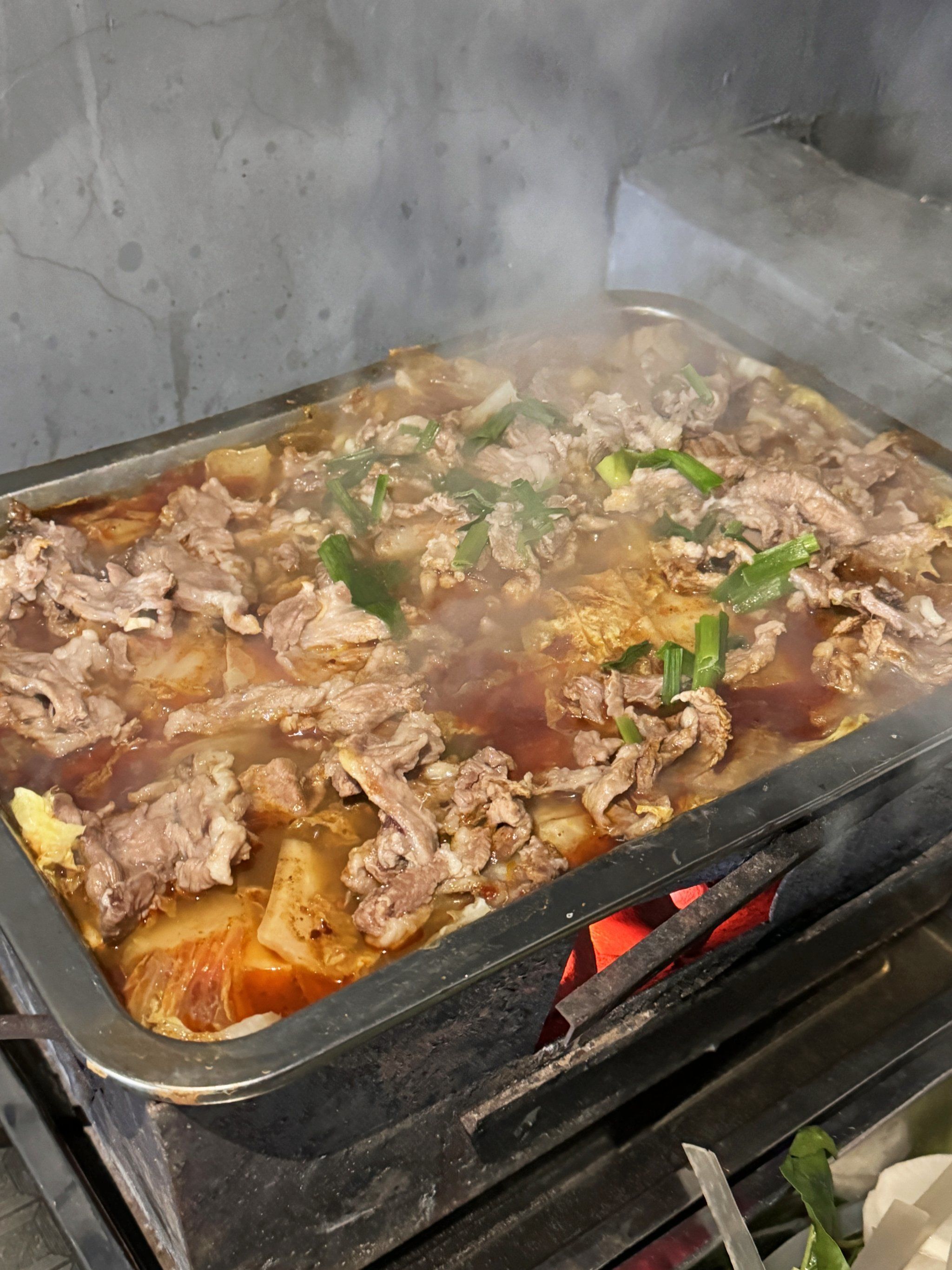 冬天总要来一锅热气腾腾碳锅羊肉🍲
