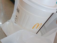 -麦当劳(广州南站B10检票口楼上)