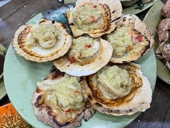 蒜蓉烤超大扇贝-贞姨美食·老字号海鲜大排档