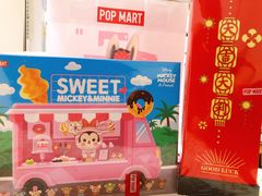 -泡泡玛特POPMART(上海环球港店)