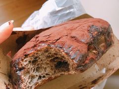 巧克力脏脏起酥-巴黎贝甜(大宁国际商业广场店)