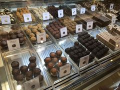 -VENCHI 闻绮(北京国贸商城店)