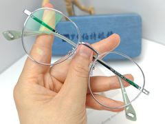 -罗伯特眼镜·蔡司官方授权(罗湖国贸店)