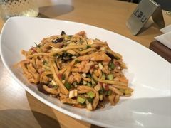 -渝信川菜 · 川味家常菜(财富购物中心店)