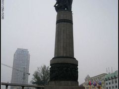 -人民防洪胜利纪念塔