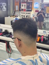 -DL BARBERSHOP男士理发店