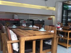 大堂-毛辣果·贵州红酸汤牛肉火锅(西单店)