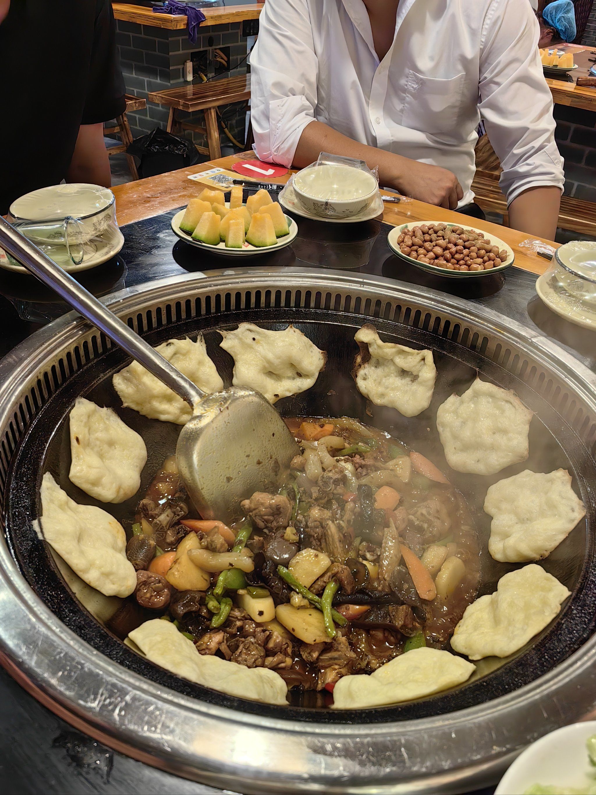 灶火大锅台煮出来的柴火鸡,秒回家乡味
