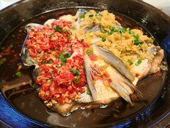 -阿瓦山寨·湘菜现炒·剁椒鱼头王(咸阳总店)