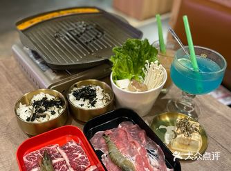 約左朋友去黃大仙飯聚，佢就帶左我嚟充滿韓風嘅餐廳食晚