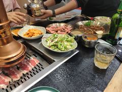 -臻牛烤肉