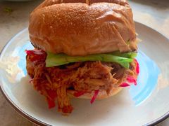 手撕猪肉汉堡-RAC BAR(安福路店)