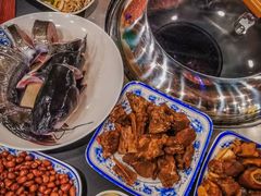 -田家大院东北农家菜铁锅炖(西安总店)