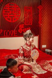 -洋洋婚纱品牌集合店