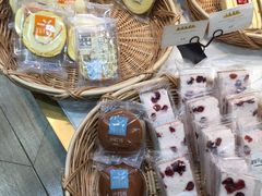 -皇冠幸福里动物奶油生日蛋糕(龙阳村地铁站店)