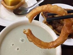 豆汁焦圈-老磁器口豆汁店(天坛店)