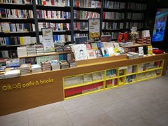 面包甜点陈列柜-咪咕咖啡(北京西单店)