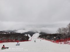 -鳌山滑雪度假区