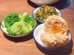 咸蛋黄狮子头-十面春风·江南面馆(崇宁路店)