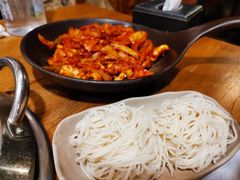 炒鱿鱼-包装马车·韩国料理·포장마차