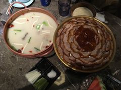 -三人行骨头王火锅(长寿店)