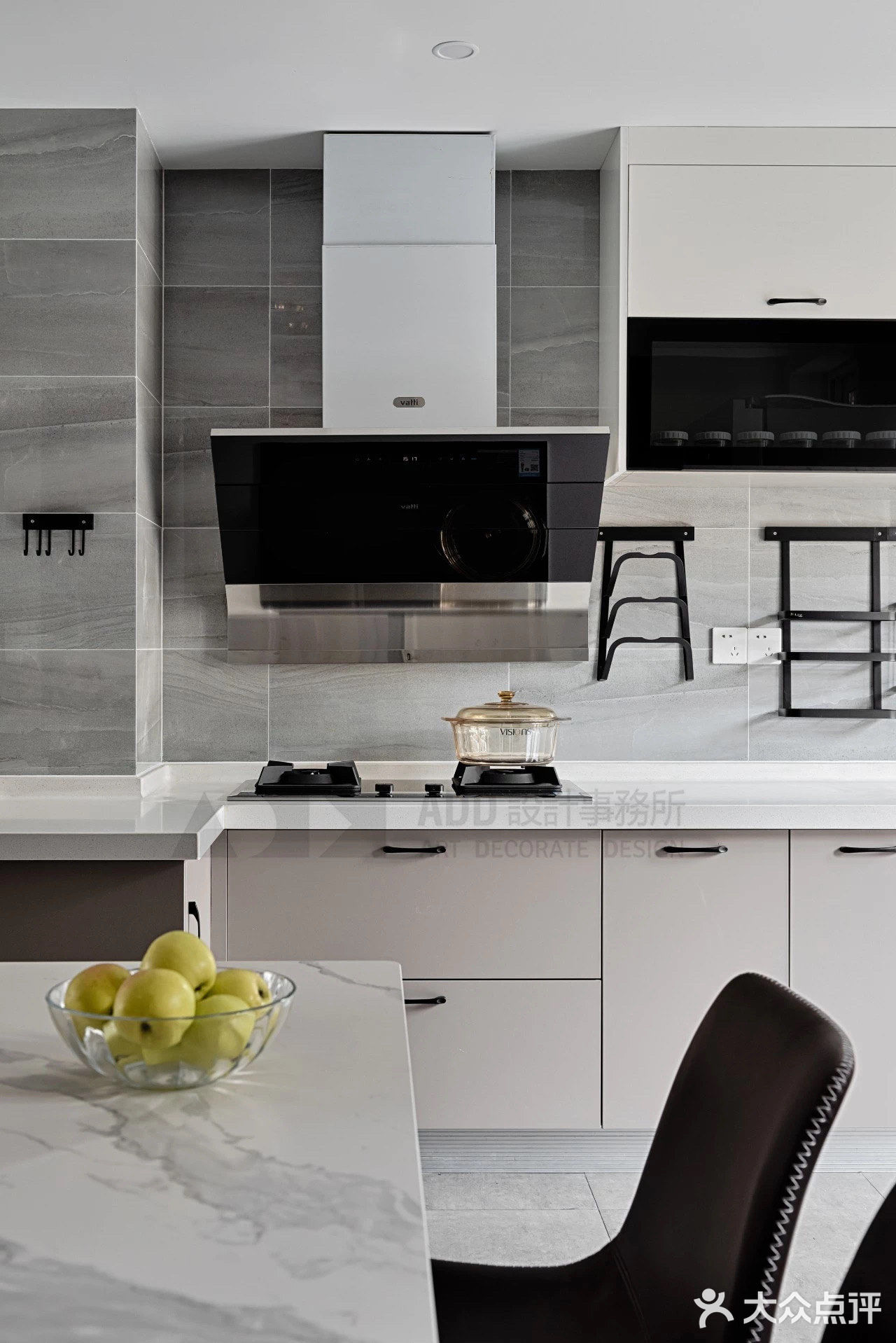 今日分享 90平北欧装修风格三居室，趣味十足