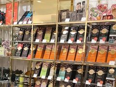 -VENCHI 闻绮(上海佛罗伦萨小镇店)