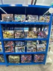 -逝水玩具折扣店