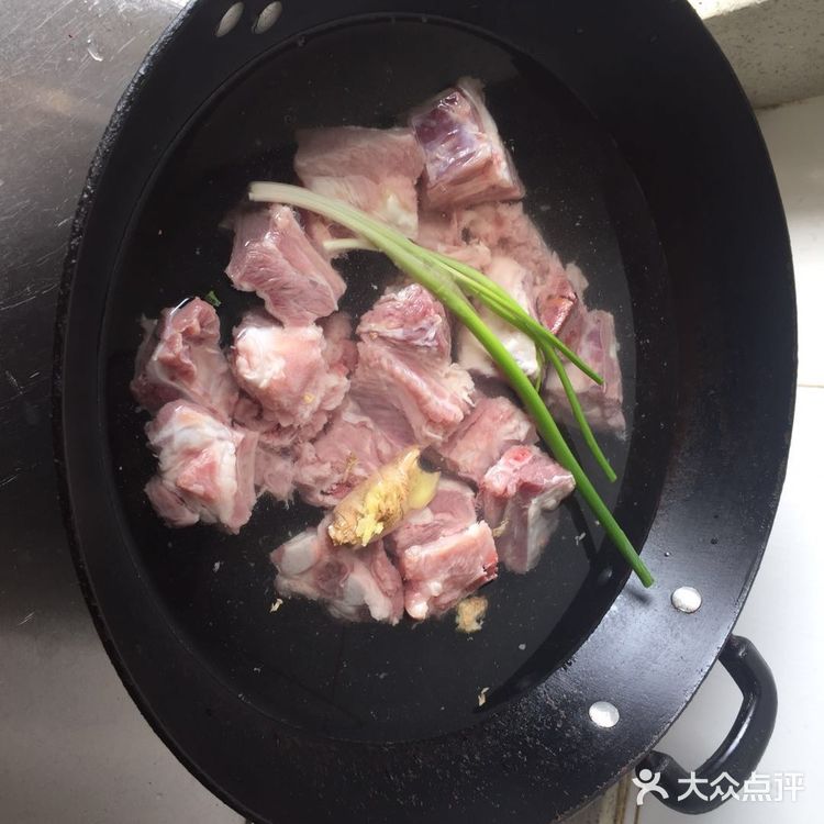 简单清爽又美味的萝卜炖排骨汤