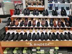 -云柏鞋业(十里堡店)