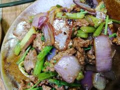 干锅带皮牛肉-苗湘食府(十年店)