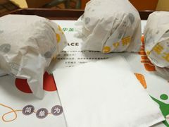 -华莱士·全鸡汉堡(财经学院店)