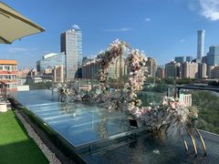 -The ROOF (通盈中心店)