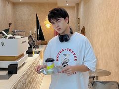 -浮漫咖啡(镜湖万达广场店)