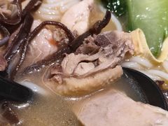 -蒙自源米线大王(东站店)