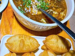 小油条配酸辣汤-味莊·青岛菜(云霄路店)