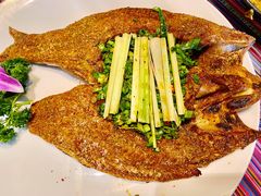 傣家香茅草烤鲈鱼-香巴拉云南餐厅(华莱坞店)
