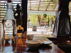 靠窗位-Local泰莲庭(虹鳟鱼店)