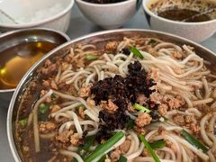 -正宗杨记普洱酸醋米线(总店)