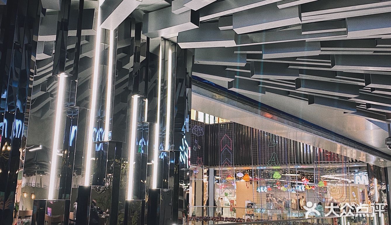 杭州探店湖滨88试营业带你打卡西湖旁的全新商场地标