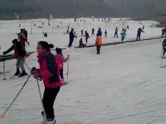 -济南卧虎山滑雪场