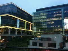 -虹桥天地-停车场