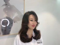 -BULB STUDIO 巴柏明星发型工作室