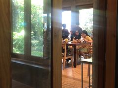 -Chom Cafe and Restaurant