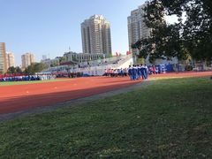 -对外经济贸易大学附属中学