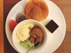 -上海西藏大厦万怡自助餐厅(徐汇店)