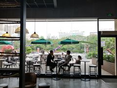 大堂-星巴克臻选(湛江鼎盛广场店)