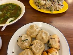 黄豆骨头汤-舒蔡记生煎菜饭(云南中路店)